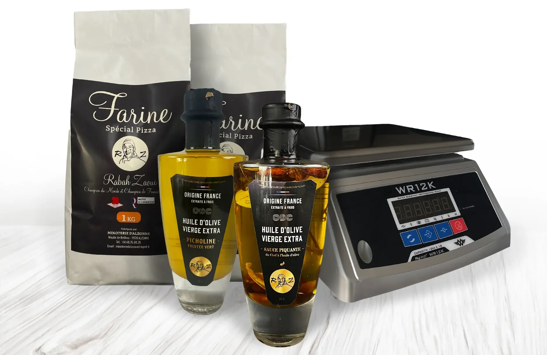 Produits utilisés dans le restaurant et l'école de cuisine du chef Rabah Zaoui, disponibles dans la boutique en ligne, incluant des ingrédients de qualité pour la préparation de pizzas et pâtes.